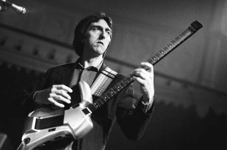 Allan Holdsworth performing with the SynthAxe