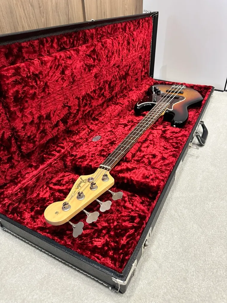 Fender Jazz Bass in case